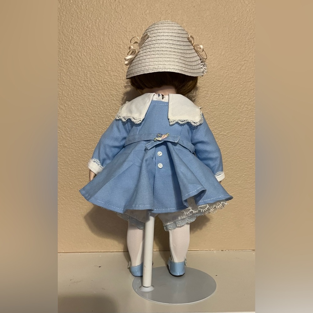 1989 Danbury Mint Porcelain Collector Doll - Picture 3 of 6